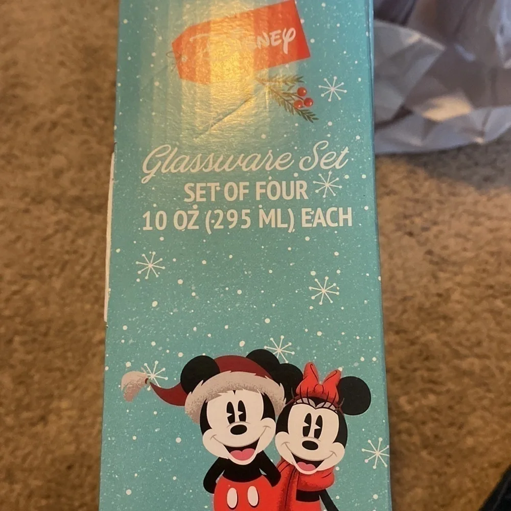 Disney set of Four 10 oz Holiday glassware set Winter Magic